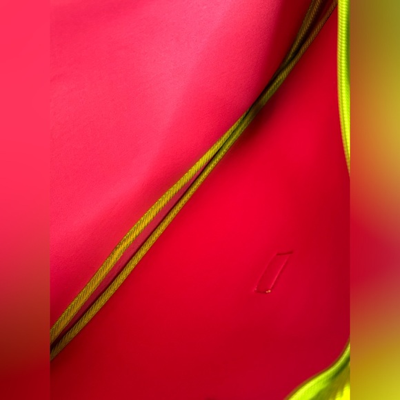 Lilly Pulitzer Laptop Tote - Fits Up to 15.4โ Screen - Seahorse pattern. - Picture 5 of 5